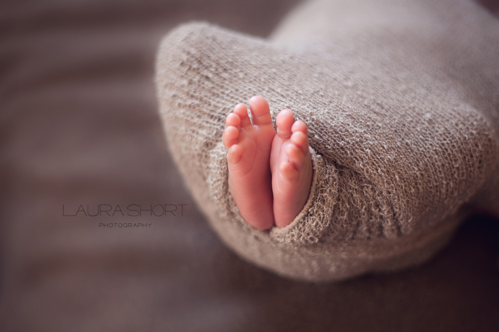 Newborn photography feet