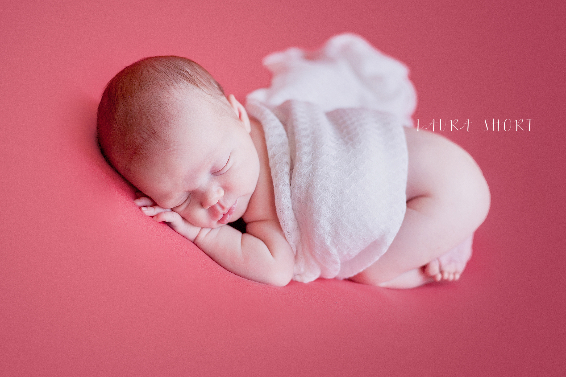newborn-photographer-laura-short